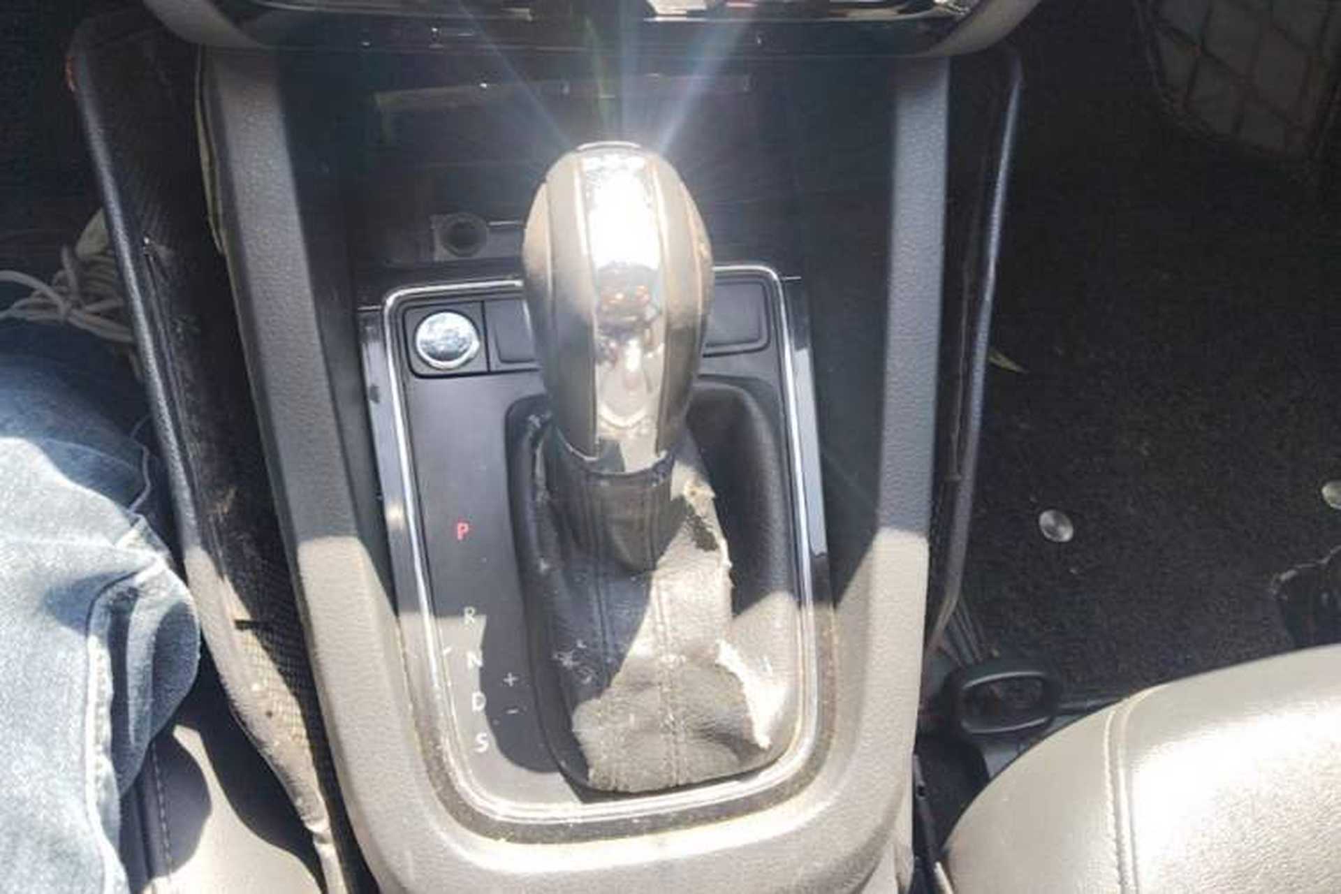 Used Volkswagen Sagitar 2018 280TSI DSG Ignite Edition Gear Lever