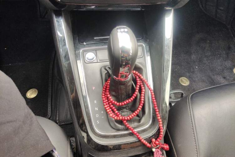 Used Volkswagen Sagitar 2018 1.6L Automatic Comfort Model Gear Lever