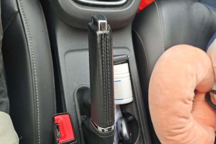 Used Volkswagen Sagitar 2018 280TSI DSG Comfort Model Gear Lever