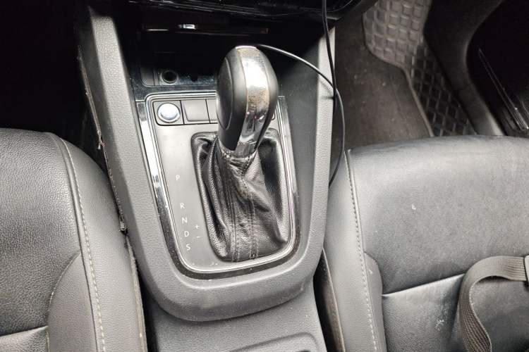 Used Volkswagen Sagitar 2018 1.6L Automatic Comfort Model Gear Lever