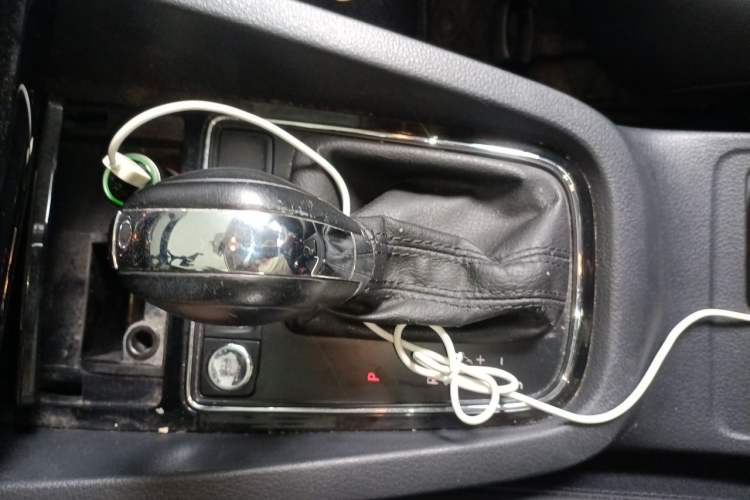 Used Volkswagen Sagitar 2018 1.6L Automatic Comfort Model Gear Lever