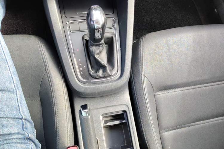 Used Volkswagen Sagitar 2018 1.6L Automatic Fashion Model Gear Lever