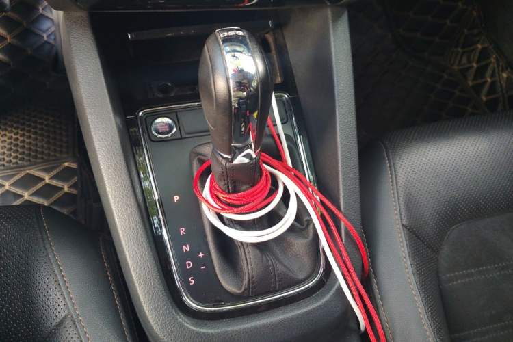 Used Volkswagen Sagitar 2018 280TSI DSG Luxury Model Gear Lever