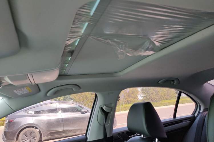 Used Volkswagen Sagitar 2018 1.6L Automatic Comfort Model Headliner