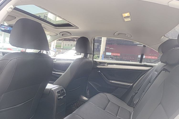 Used Volkswagen Sagitar 2018 1.6L Automatic Comfort Model Headliner