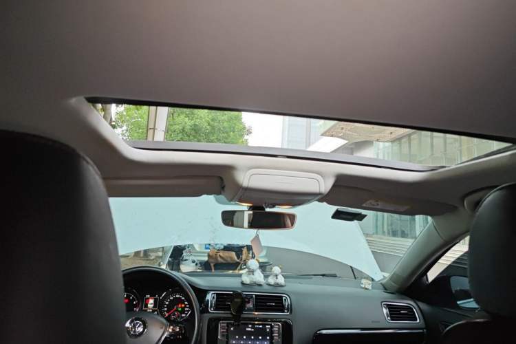 Used Volkswagen Sagitar 2018 280TSI DSG Luxury Model Headliner