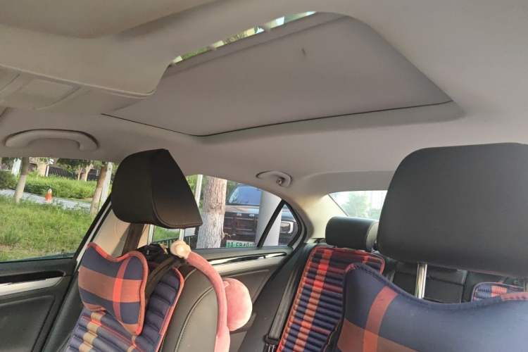Used Volkswagen Sagitar 2018 1.6L Automatic Comfort Model Headliner