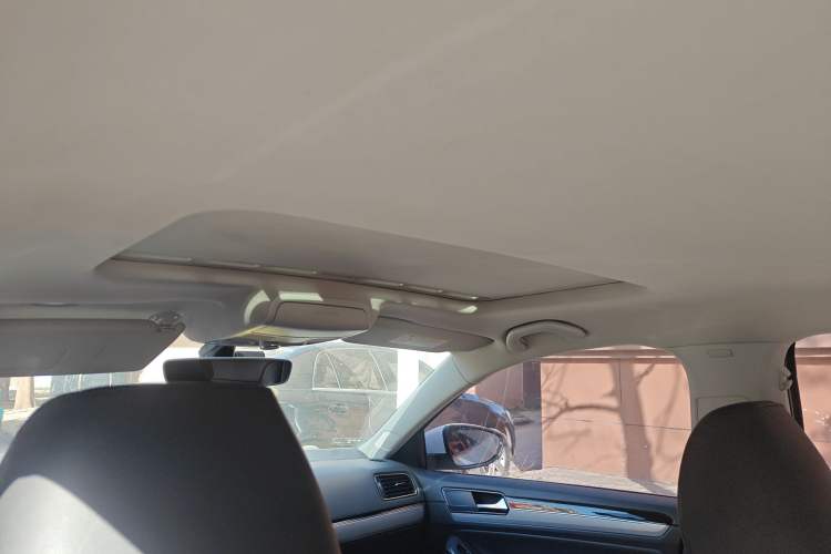 Used Volkswagen Sagitar 2018 1.6L Automatic Comfort Model Headliner