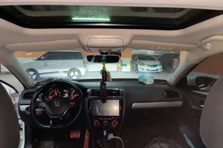 Used Volkswagen Sagitar 2018 1.6L Automatic Comfort Model Headliner