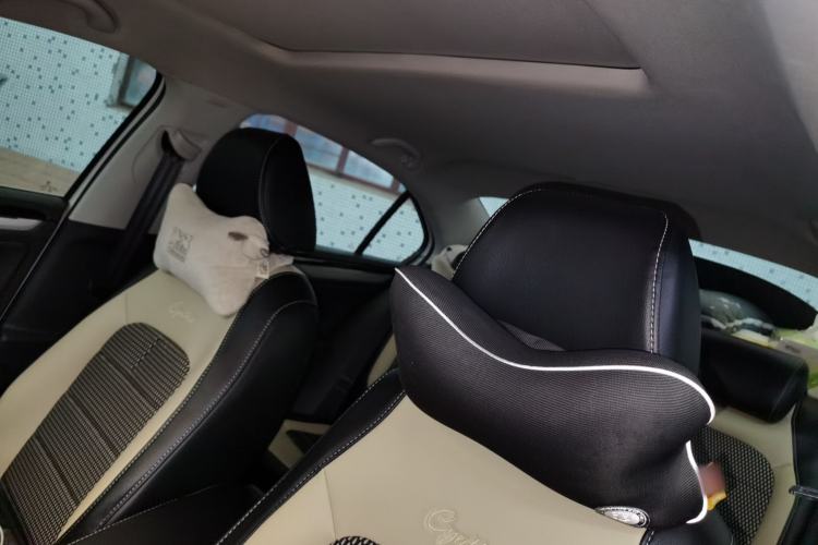 Used Volkswagen Sagitar 2018 1.6L Automatic Comfort Model Headliner