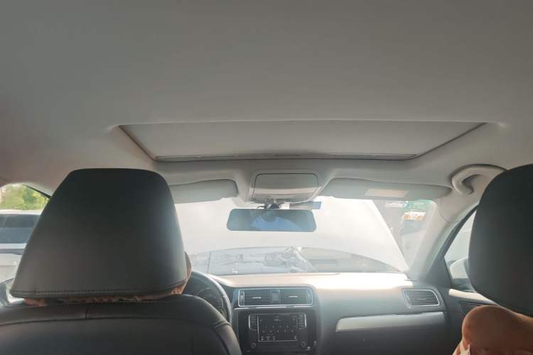 Used Volkswagen Sagitar 2018 1.6L Automatic Comfort Model Headliner