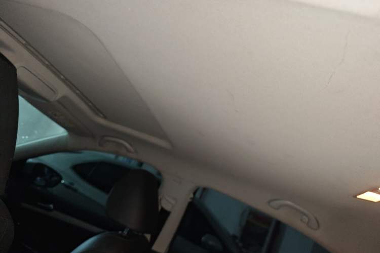 Used Volkswagen Sagitar 2018 1.6L Automatic Comfort Model Headliner