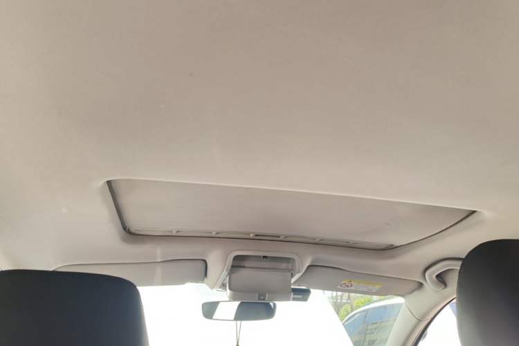 Used Volkswagen Sagitar 2018 1.6L Automatic Comfort Model Headliner