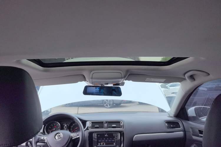Used Volkswagen Sagitar 2018 280TSI DSG Ignite Edition Headliner