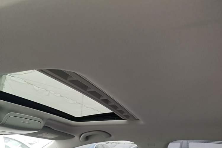 Used Volkswagen Sagitar 2018 1.6L Manual Comfort Model Headliner