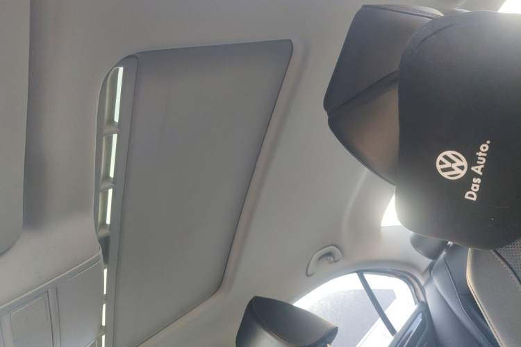 Used Volkswagen Sagitar 2018 280TSI DSG Luxury Model Headliner