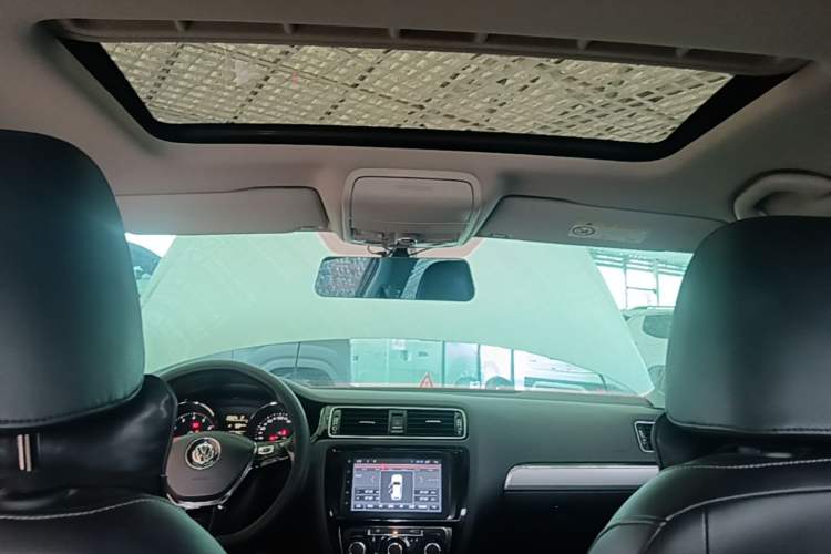 Used Volkswagen Sagitar 2018 1.6L Automatic Comfort Model Headliner