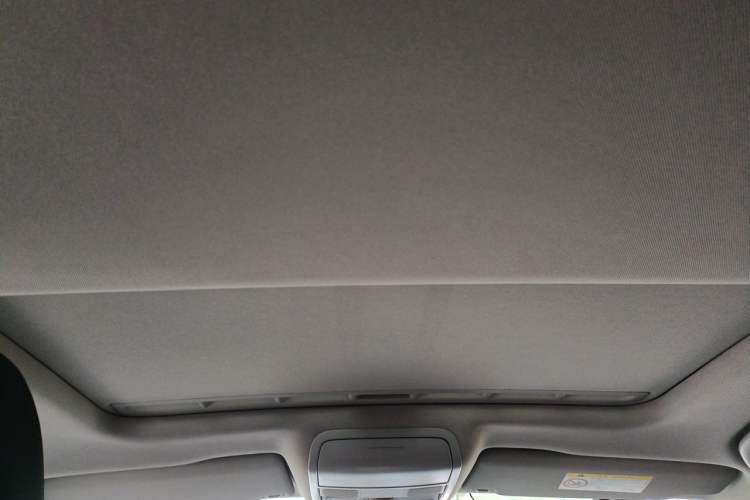 Used Volkswagen Sagitar 2018 280TSI DSG Luxury Model Headliner