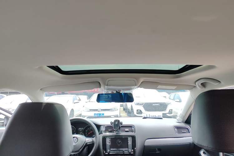 Used Volkswagen Sagitar 2018 1.6L Manual Comfort Model Headliner