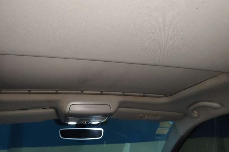 Used Volkswagen Sagitar 2018 1.6L Manual Comfort Model Headliner