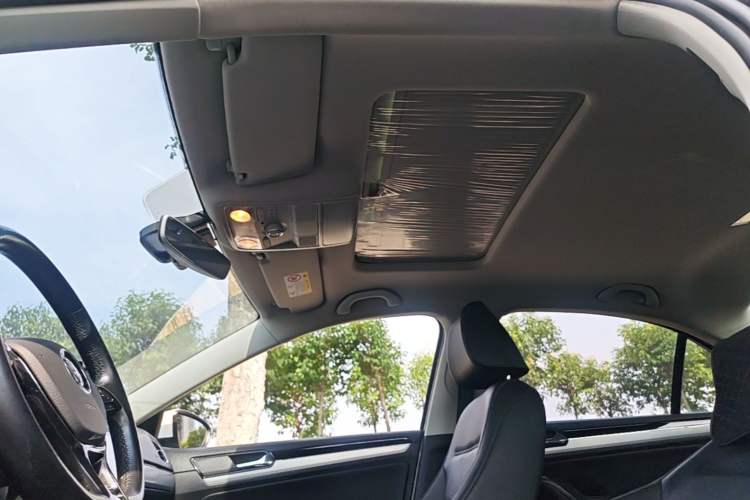 Used Volkswagen Sagitar 2018 1.6L Automatic Comfort Model Headliner