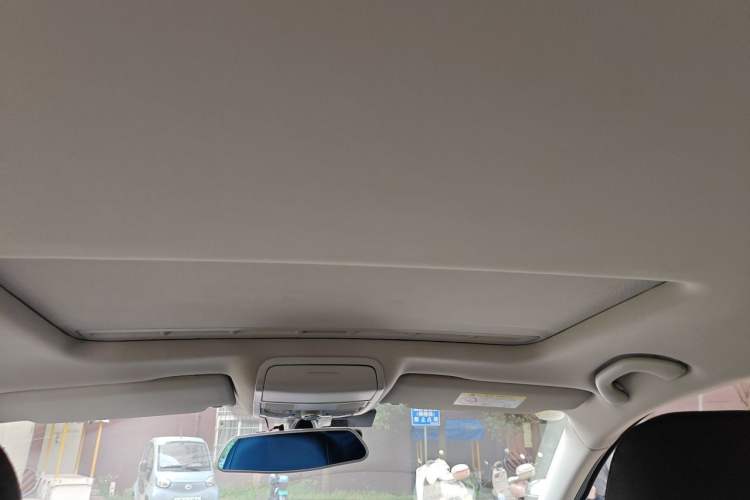 Used Volkswagen Sagitar 2018 1.6L Automatic Comfort Model Headliner