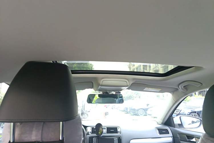Used Volkswagen Sagitar 2018 1.6L Manual Comfort Model Headliner