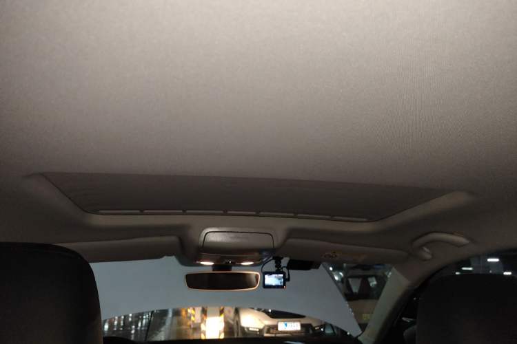 Used Volkswagen Sagitar 2018 1.6L Automatic Comfort Model Headliner