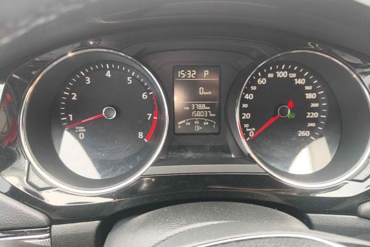 Used Volkswagen Sagitar 2018 1.6L Automatic Comfort Model Instrument Cluster