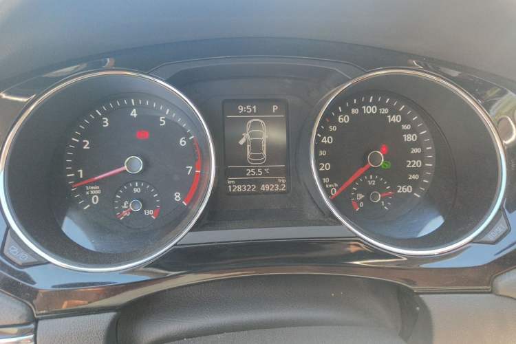 Used Volkswagen Sagitar 2018 280TSI DSG Ignite Edition Instrument Cluster