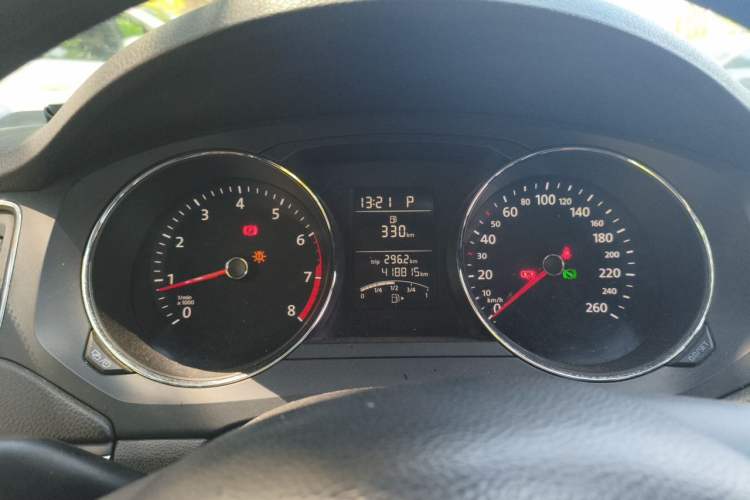 Used Volkswagen Sagitar 2018 1.6L Automatic Fashion Model Instrument Cluster