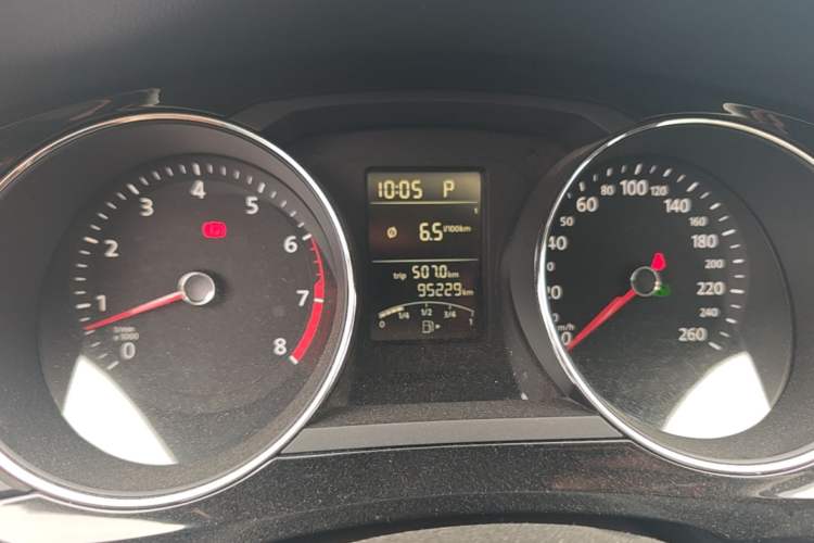 Used Volkswagen Sagitar 2018 1.6L Automatic Comfort Model Instrument Cluster