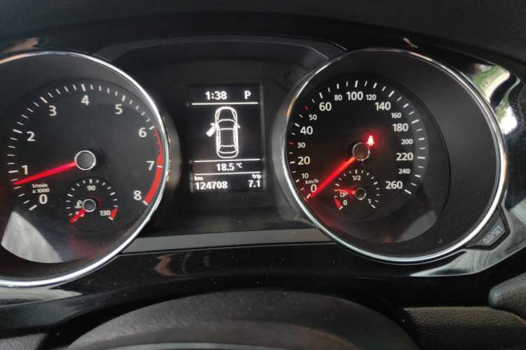 Used Volkswagen Sagitar 2018 280TSI DSG Ignite Edition Instrument Cluster