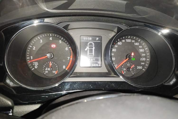 Used Volkswagen Sagitar 2018 180TSI DSG Prestige Edition Instrument Cluster