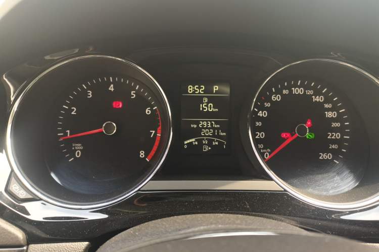 Used Volkswagen Sagitar 2018 1.6L Automatic Comfort Model Instrument Cluster