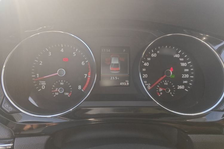 Used Volkswagen Sagitar 2018 280TSI DSG Luxury Model Instrument Cluster