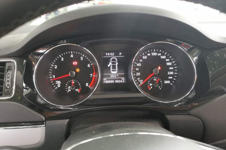 Used Volkswagen Sagitar 2018 280TSI DSG Ignite Edition Instrument Cluster