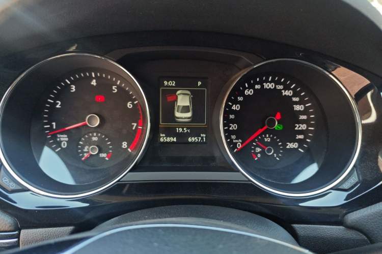 Used Volkswagen Sagitar 2018 280TSI DSG Luxury Model Instrument Cluster