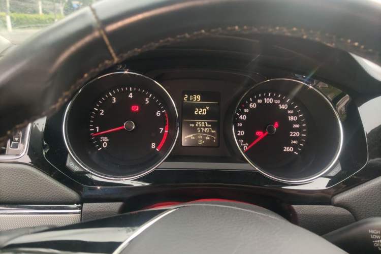 Used Volkswagen Sagitar 2018 1.6L Manual Comfort Model Instrument Cluster