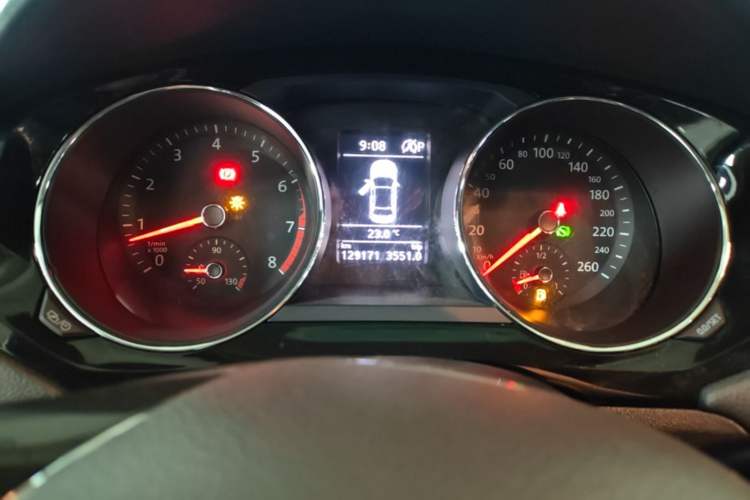 Used Volkswagen Sagitar 2018 180TSI DSG Prestige Edition Instrument Cluster