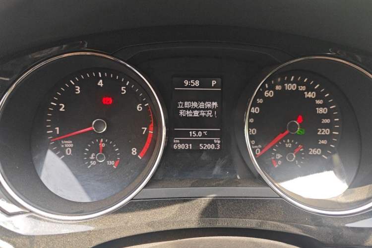 Used Volkswagen Sagitar 2018 280TSI DSG Comfort Model Instrument Cluster