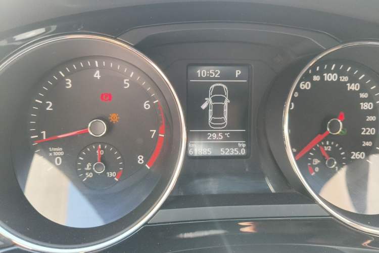 Used Volkswagen Sagitar 2018 280TSI DSG Comfort Model Instrument Cluster