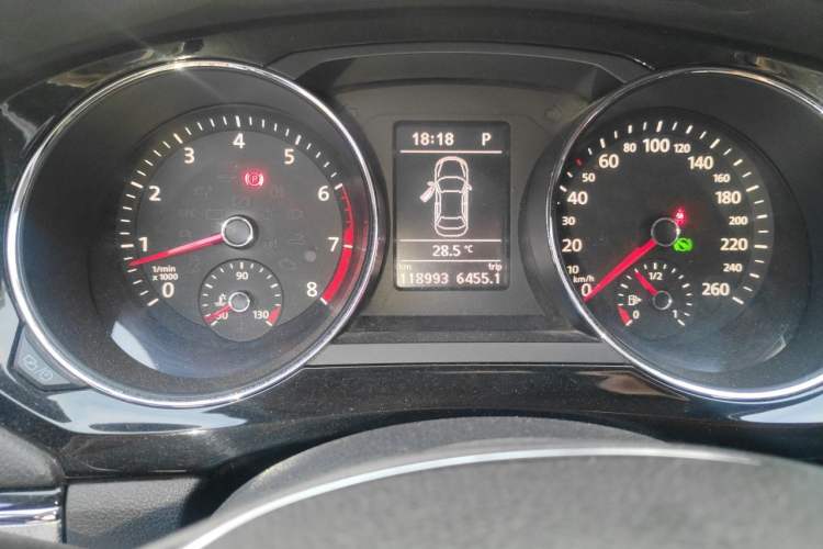 Used Volkswagen Sagitar 2018 280TSI DSG Comfort Model Instrument Cluster