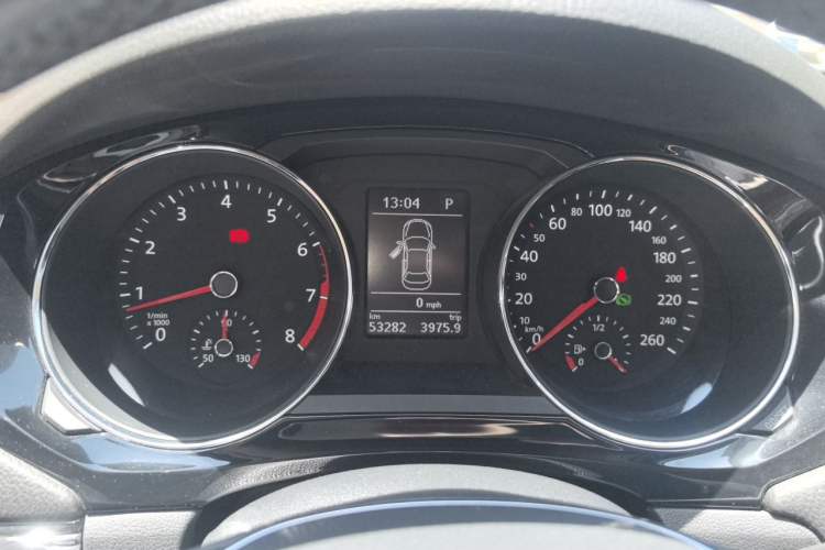 Used Volkswagen Sagitar 2018 280TSI DSG Ignite Edition Instrument Cluster