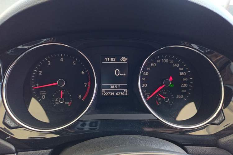 Used Volkswagen Sagitar 2018 280TSI DSG Comfort Model Instrument Cluster