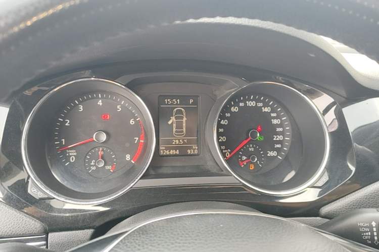 Used Volkswagen Sagitar 2018 180TSI DSG Prestige Edition Instrument Cluster