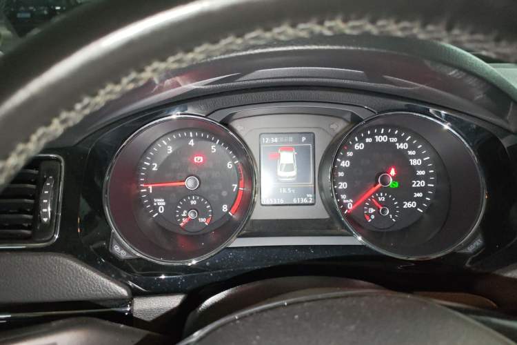 Used Volkswagen Sagitar 2018 280TSI DSG Luxury Model Instrument Cluster