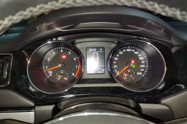 Used Volkswagen Sagitar 2018 180TSI DSG Prestige Edition Instrument Cluster