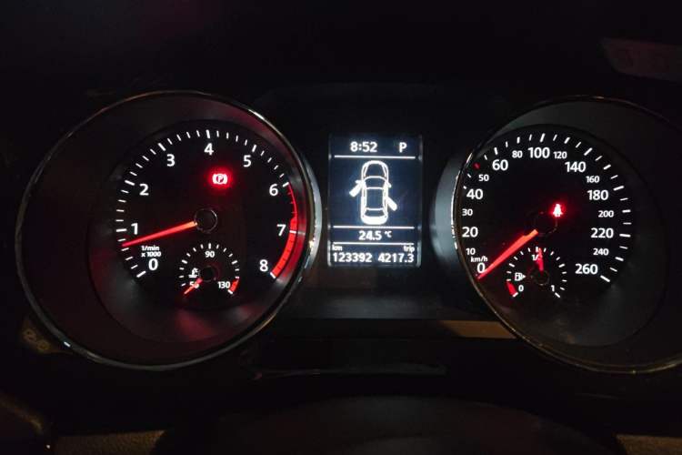Used Volkswagen Sagitar 2018 180TSI DSG Prestige Edition Instrument Cluster