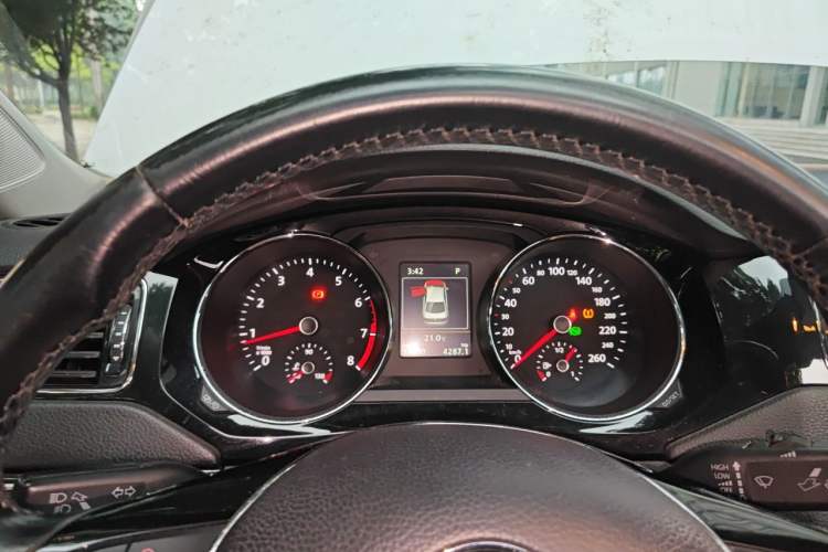 Used Volkswagen Sagitar 2018 280TSI DSG Luxury Model Instrument Cluster